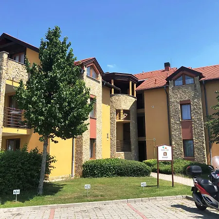 Luxus Golf Apartment Buk Exterior photo